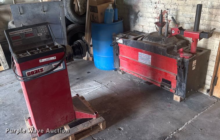 image for item EU6297 (2) Coats tire machines