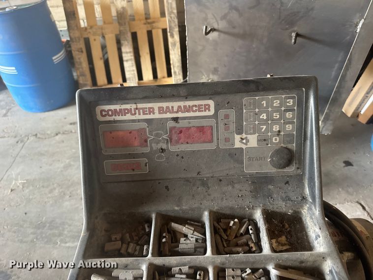 image for item EU6297 (2) Coats tire machines