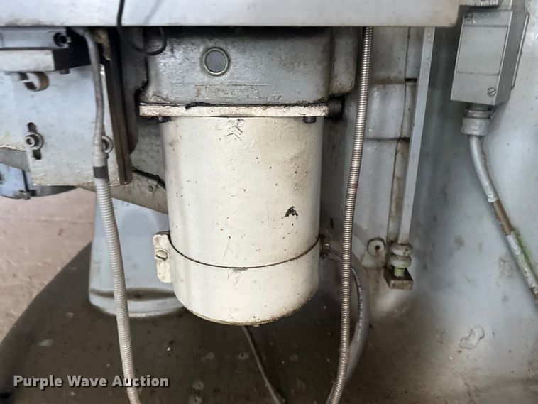 image for item EU6304 Bridgeport Series ll milling machine