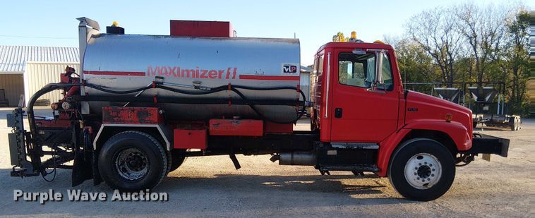 image for item EV5422 2000 Freightliner FL70 oil distributor truck