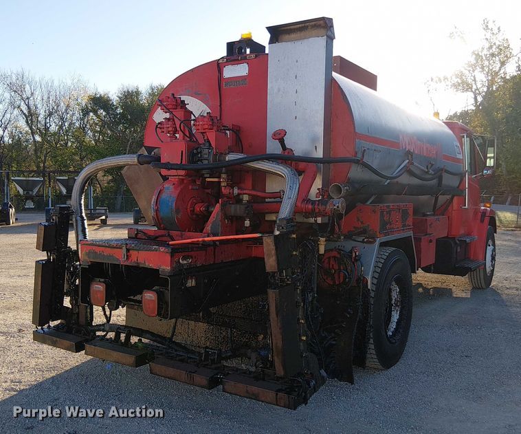 image for item EV5422 2000 Freightliner FL70 oil distributor truck