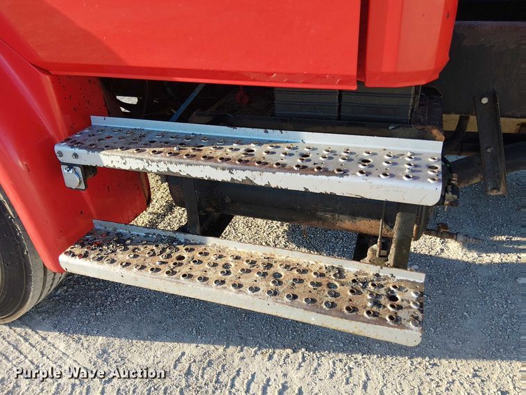 image for item EV5422 2000 Freightliner FL70 oil distributor truck