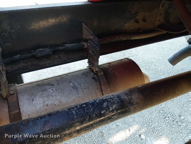 image for item EV5422 2000 Freightliner FL70 oil distributor truck