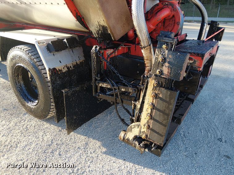 image for item EV5422 2000 Freightliner FL70 oil distributor truck