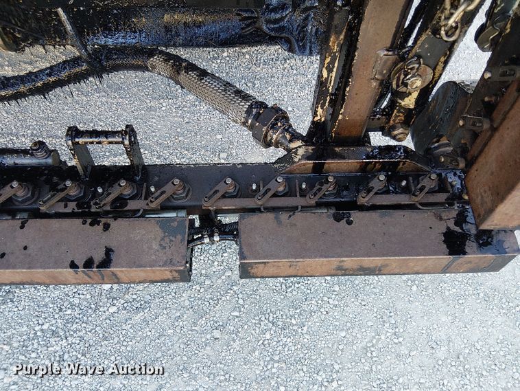 image for item EV5422 2000 Freightliner FL70 oil distributor truck