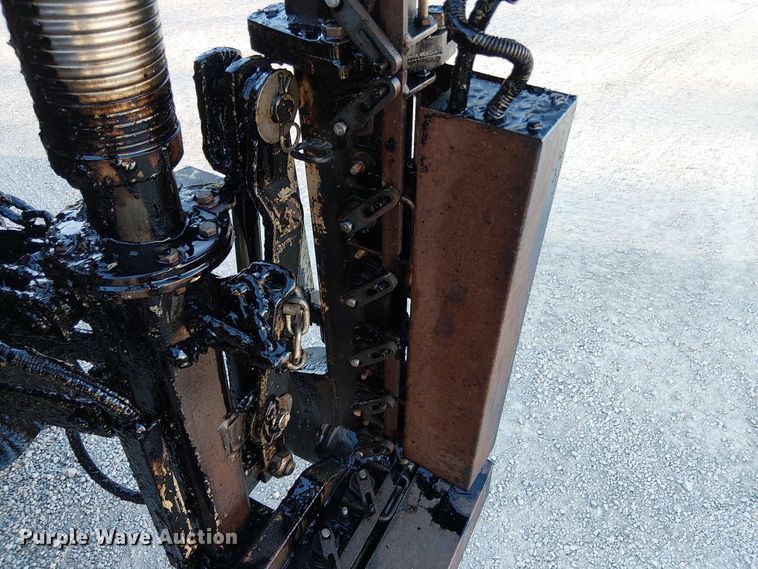 image for item EV5422 2000 Freightliner FL70 oil distributor truck