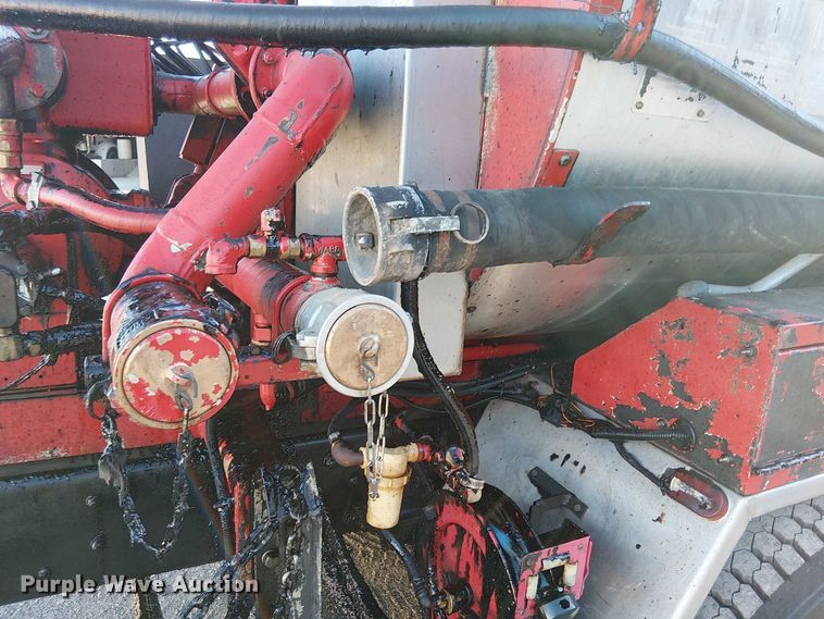 image for item EV5422 2000 Freightliner FL70 oil distributor truck