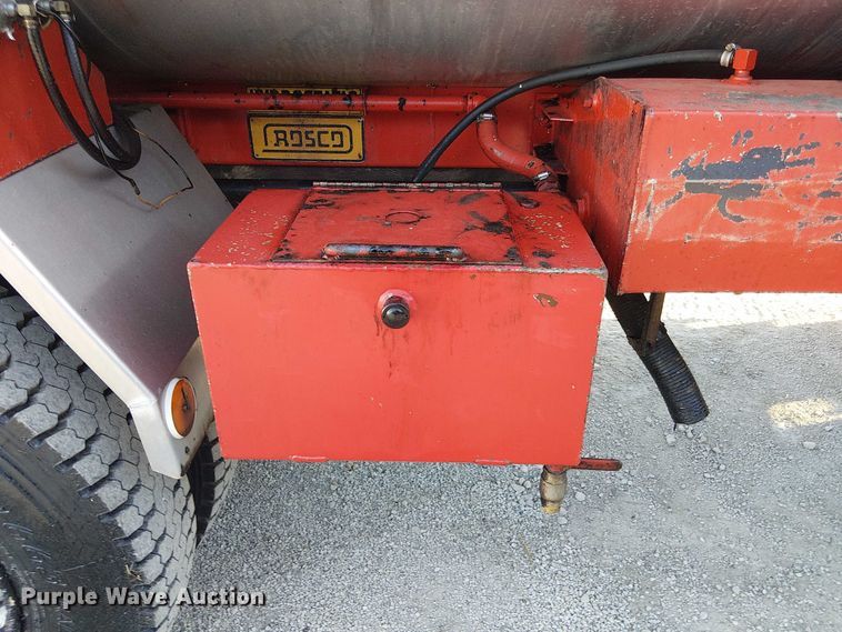 image for item EV5422 2000 Freightliner FL70 oil distributor truck