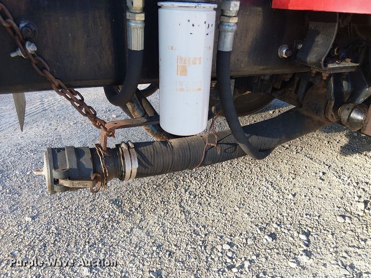 image for item EV5422 2000 Freightliner FL70 oil distributor truck