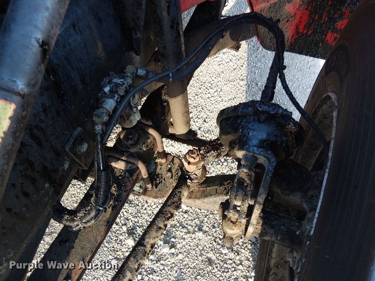 image for item EV5422 2000 Freightliner FL70 oil distributor truck