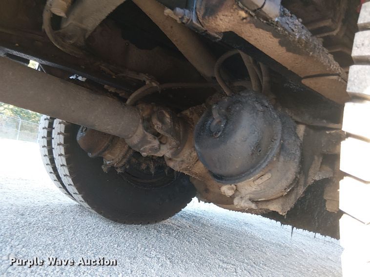 image for item EV5422 2000 Freightliner FL70 oil distributor truck