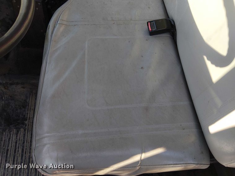 image for item EV5422 2000 Freightliner FL70 oil distributor truck