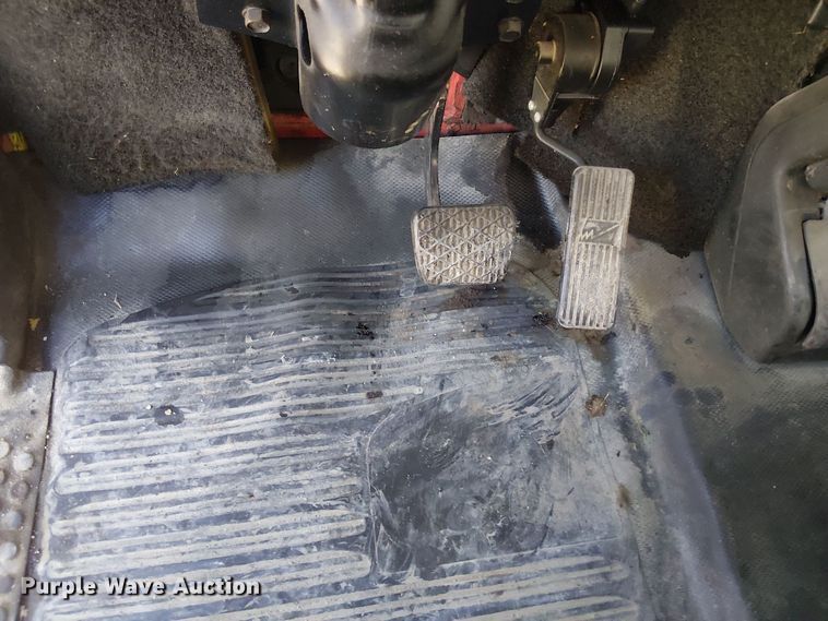 image for item EV5422 2000 Freightliner FL70 oil distributor truck