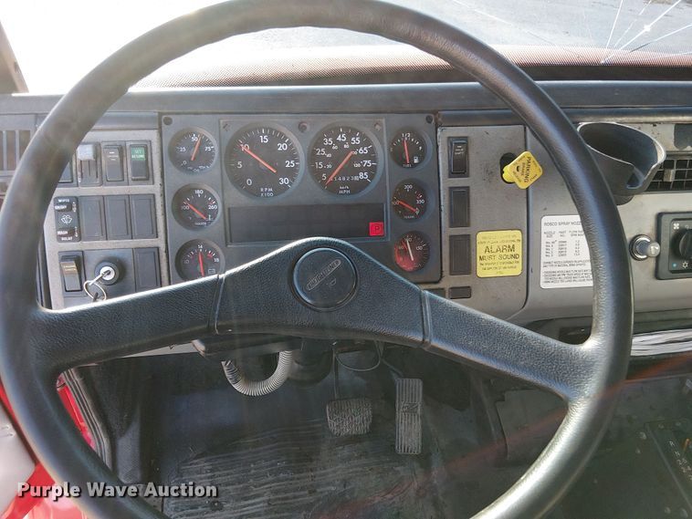 image for item EV5422 2000 Freightliner FL70 oil distributor truck