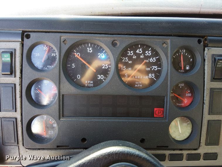 image for item EV5422 2000 Freightliner FL70 oil distributor truck