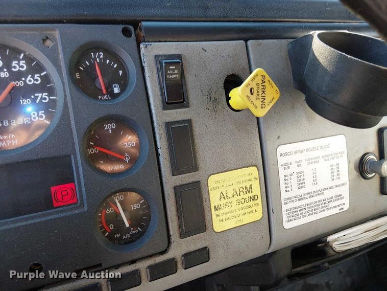 image for item EV5422 2000 Freightliner FL70 oil distributor truck