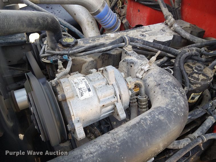 image for item EV5422 2000 Freightliner FL70 oil distributor truck