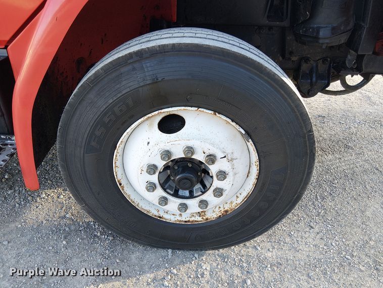 image for item EV5422 2000 Freightliner FL70 oil distributor truck