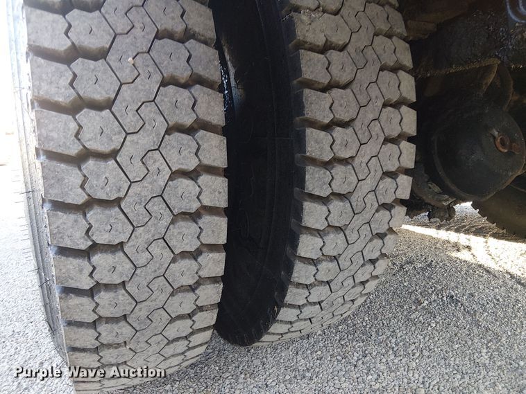 image for item EV5422 2000 Freightliner FL70 oil distributor truck