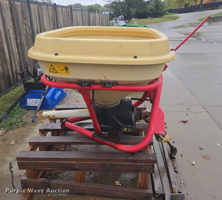 image for item EV5443 Vicon PS403 spreader