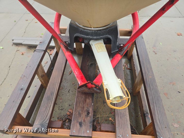 image for item EV5443 Vicon PS403 spreader