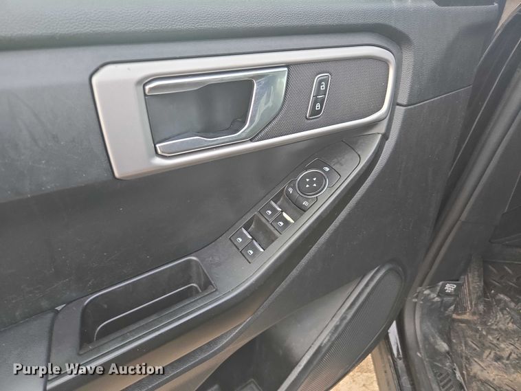 image for item EV5451 2021 Ford Explorer Police interceptor SUV