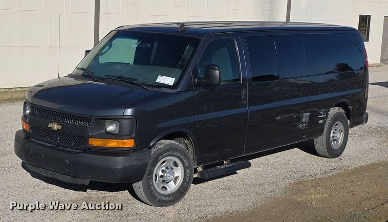 image for item FI0600 2016 Chevrolet Express 3500 van