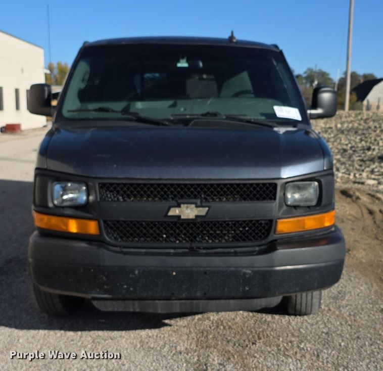image for item FI0600 2016 Chevrolet Express 3500 van