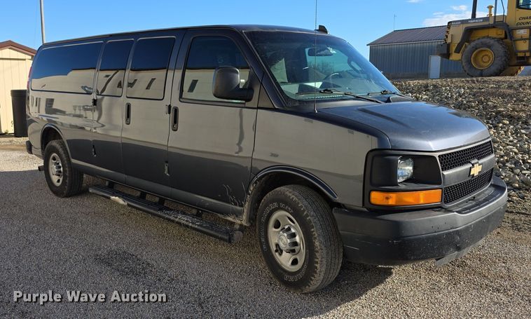image for item FI0600 2016 Chevrolet Express 3500 van