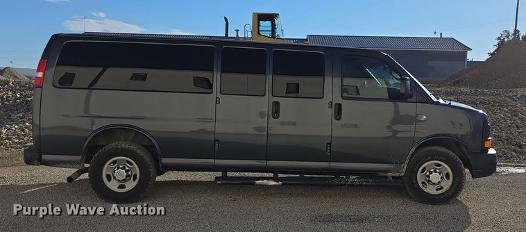 image for item FI0600 2016 Chevrolet Express 3500 van