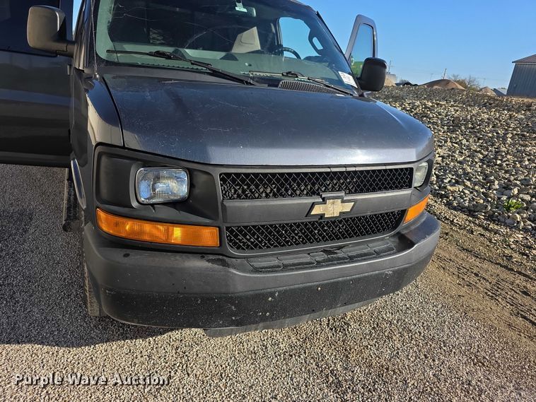 image for item FI0600 2016 Chevrolet Express 3500 van