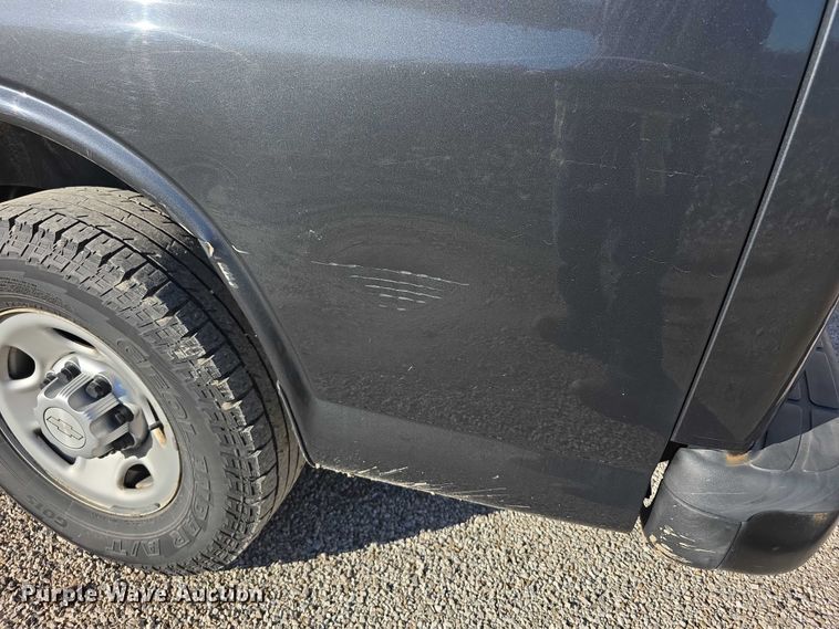 image for item FI0600 2016 Chevrolet Express 3500 van