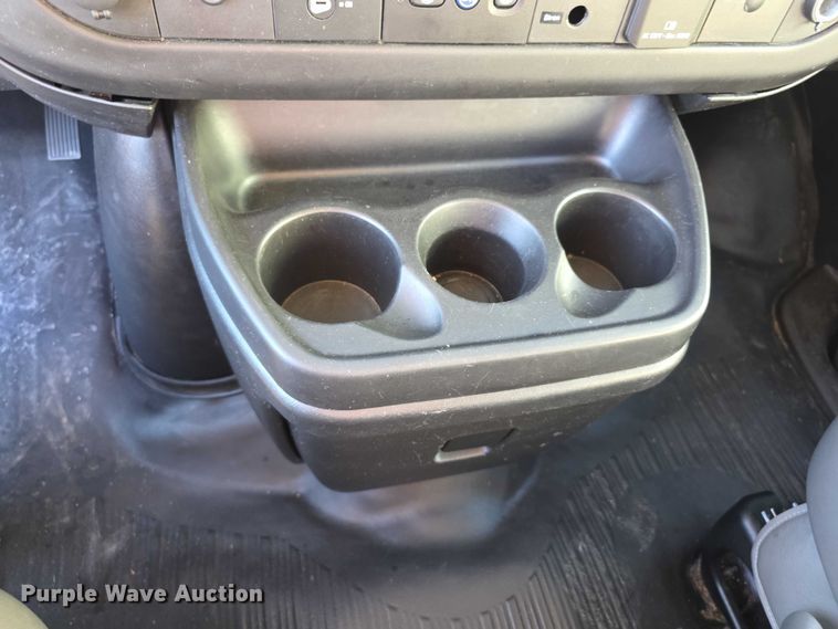 image for item FI0600 2016 Chevrolet Express 3500 van