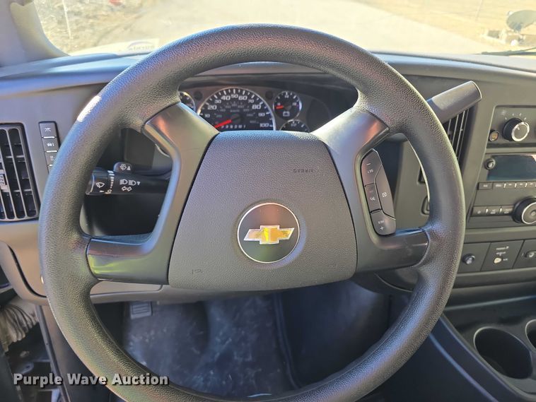 image for item FI0600 2016 Chevrolet Express 3500 van