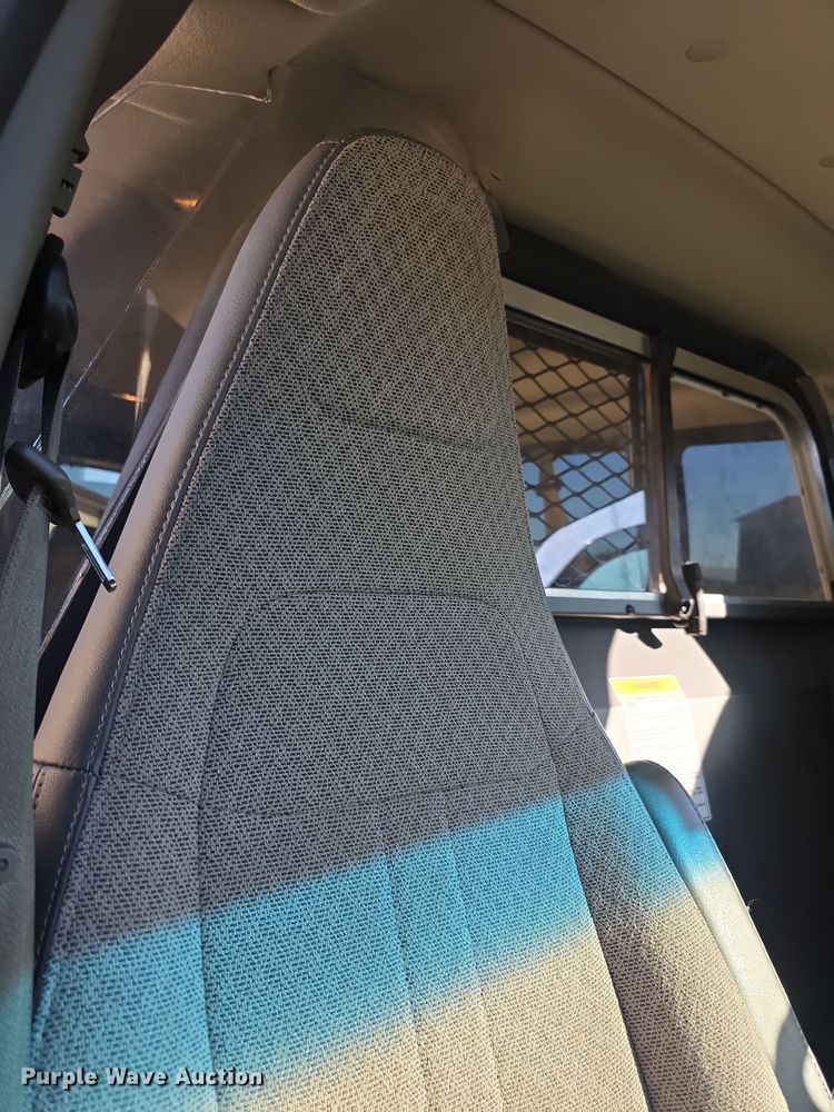 image for item FI0600 2016 Chevrolet Express 3500 van