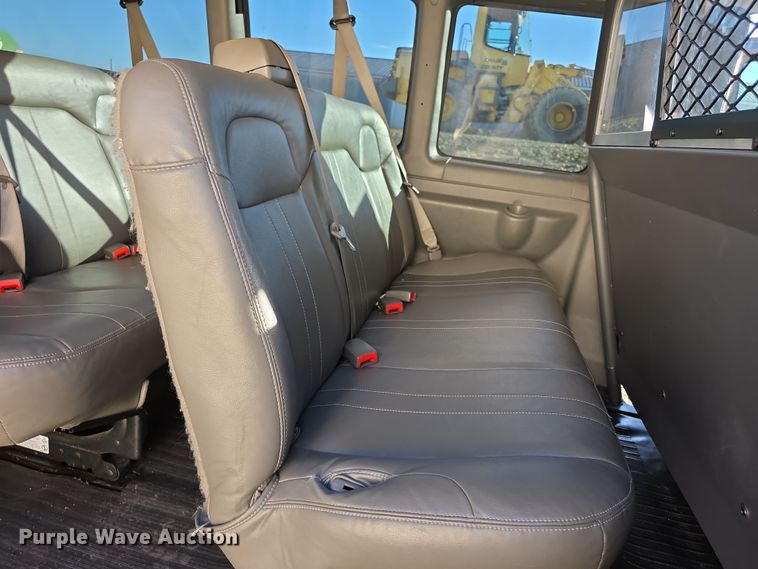 image for item FI0600 2016 Chevrolet Express 3500 van