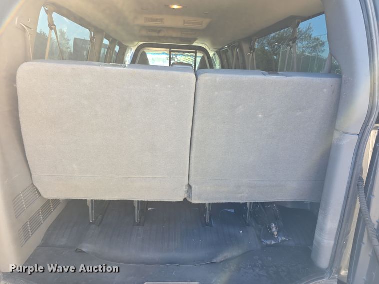 image for item FI0600 2016 Chevrolet Express 3500 van