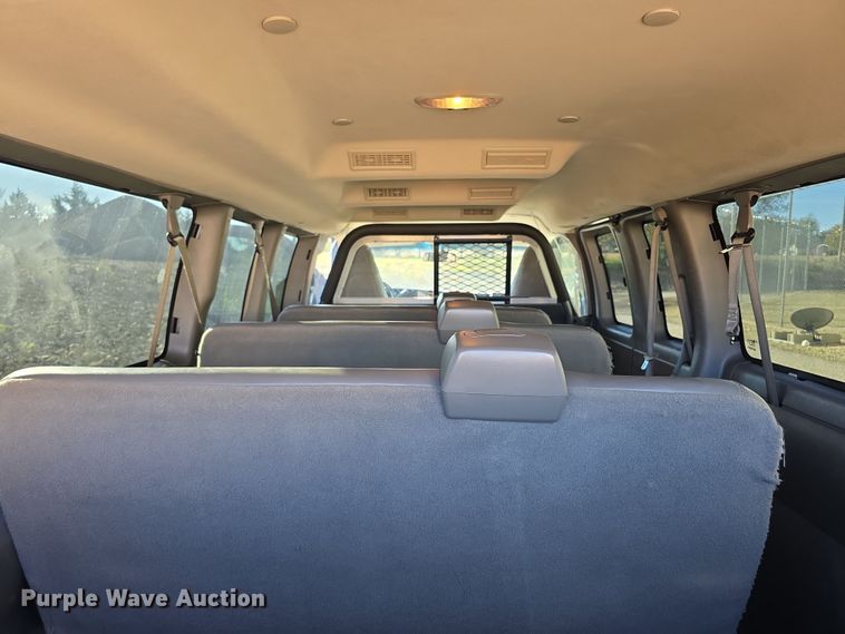 image for item FI0600 2016 Chevrolet Express 3500 van