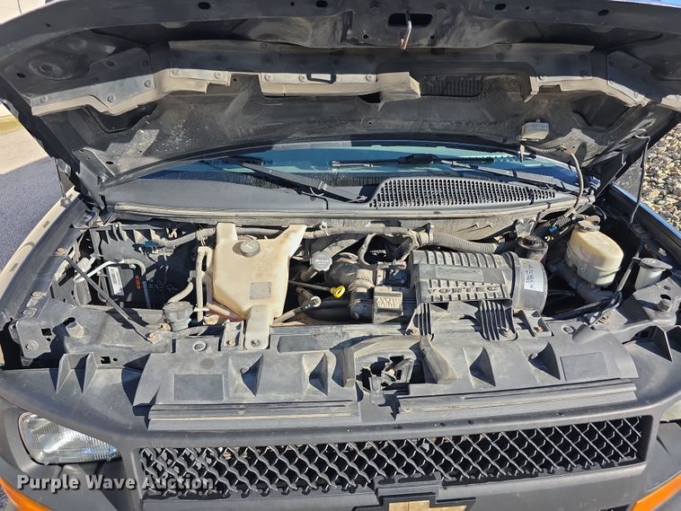 image for item FI0600 2016 Chevrolet Express 3500 van