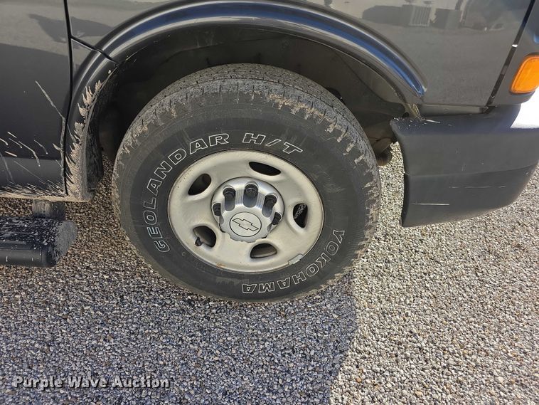 image for item FI0600 2016 Chevrolet Express 3500 van