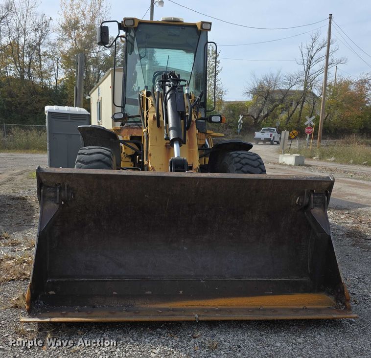 image for item FI0604 2001 Caterpillar 924G wheel loader