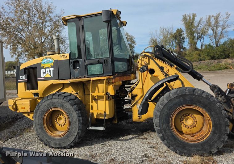 image for item FI0604 2001 Caterpillar 924G wheel loader