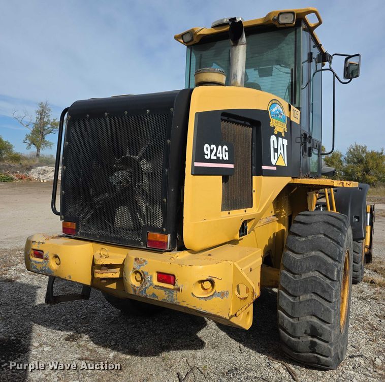 image for item FI0604 2001 Caterpillar 924G wheel loader
