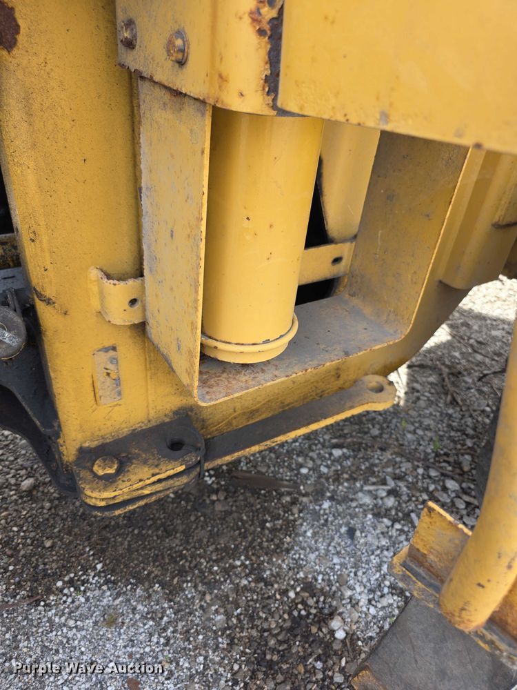 image for item FI0604 2001 Caterpillar 924G wheel loader
