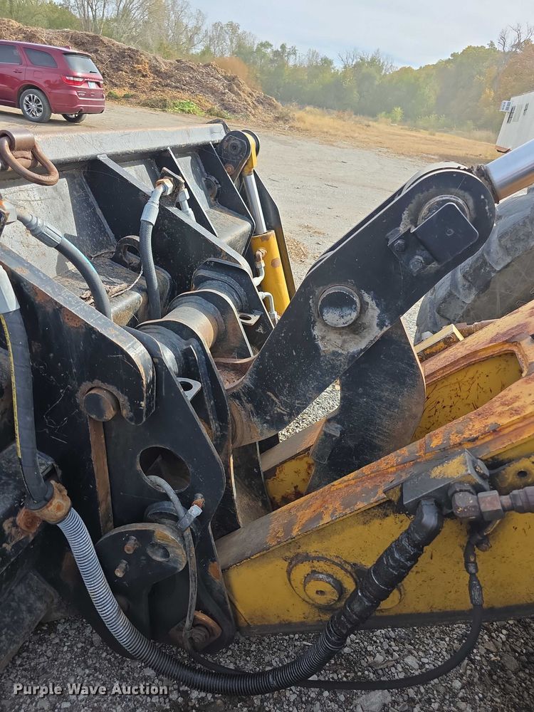 image for item FI0604 2001 Caterpillar 924G wheel loader