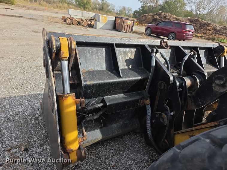 image for item FI0604 2001 Caterpillar 924G wheel loader