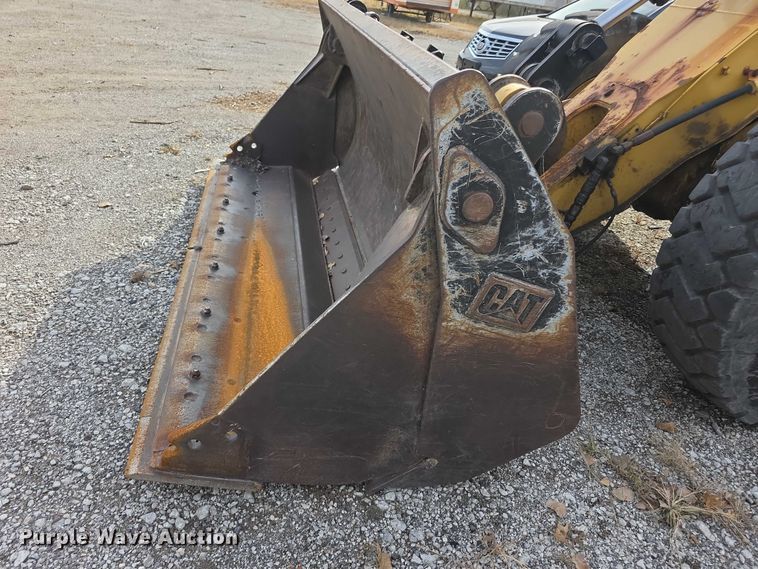 image for item FI0604 2001 Caterpillar 924G wheel loader