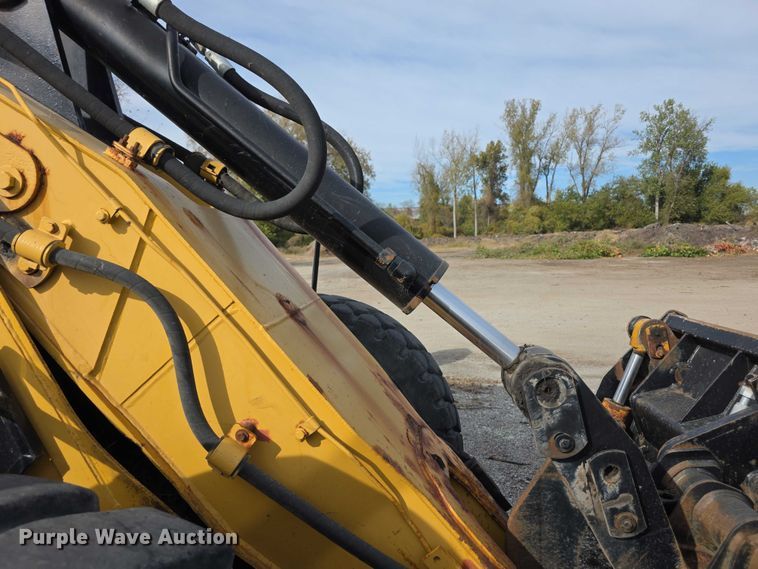 image for item FI0604 2001 Caterpillar 924G wheel loader