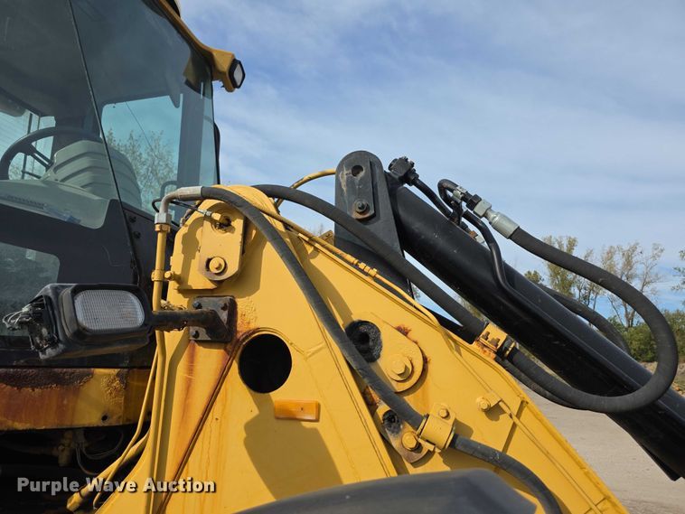 image for item FI0604 2001 Caterpillar 924G wheel loader