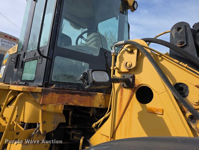 image for item FI0604 2001 Caterpillar 924G wheel loader
